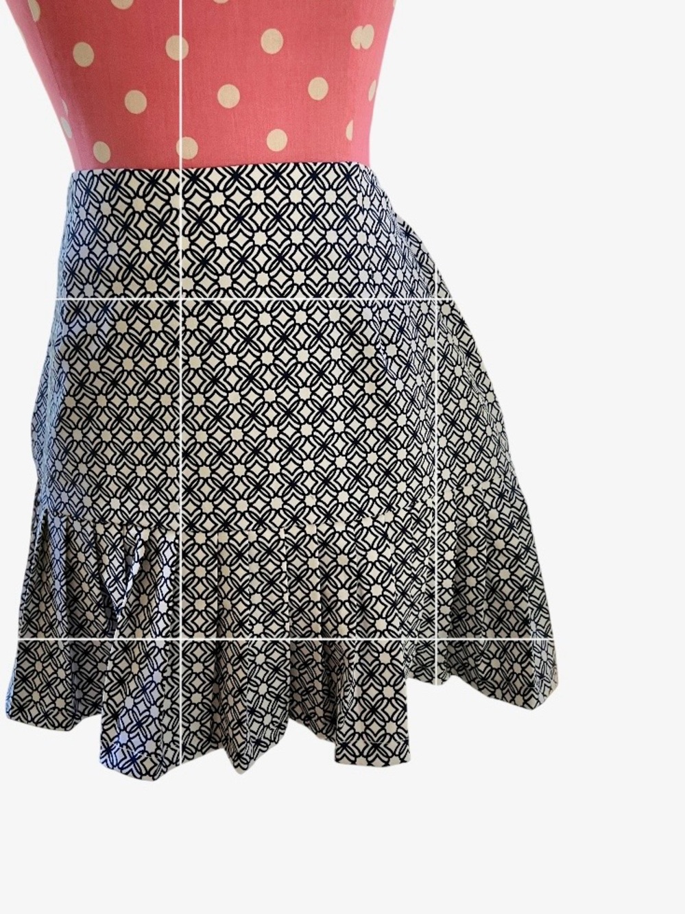 Lilly Pulitzer White Polo & Navy/Blue Patterned Skort Set - Picture 4 of 6